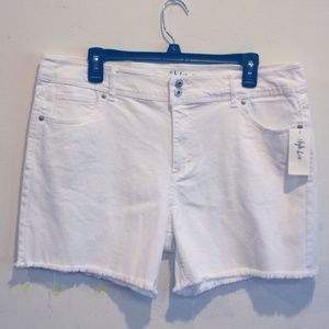 STYLE & CO WOMEN'S BRIGHT WHITE SHORT